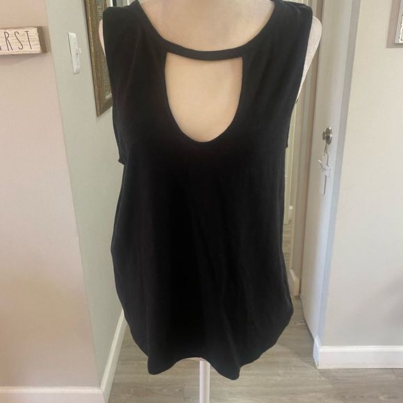 NWOT Sanctuary Tank - Picture 2 of 6